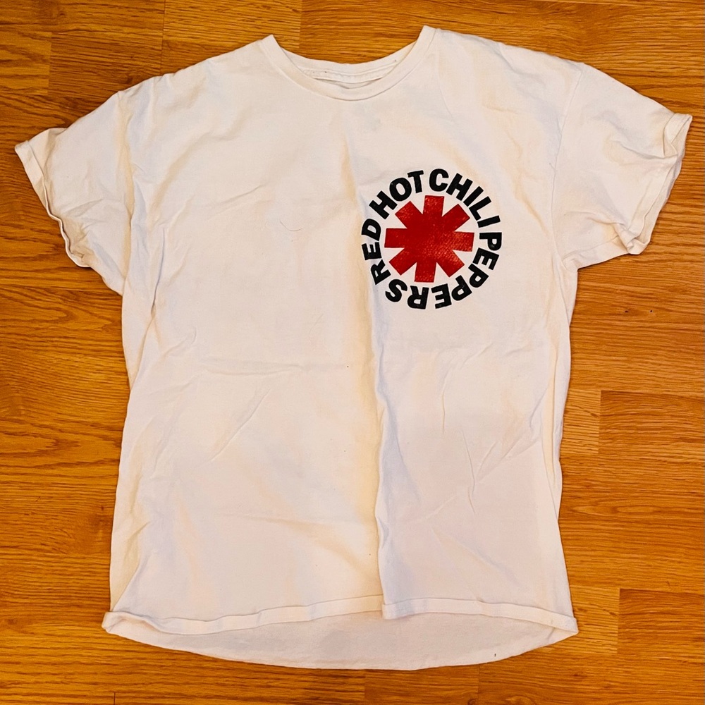 Red hot chili pepper tee